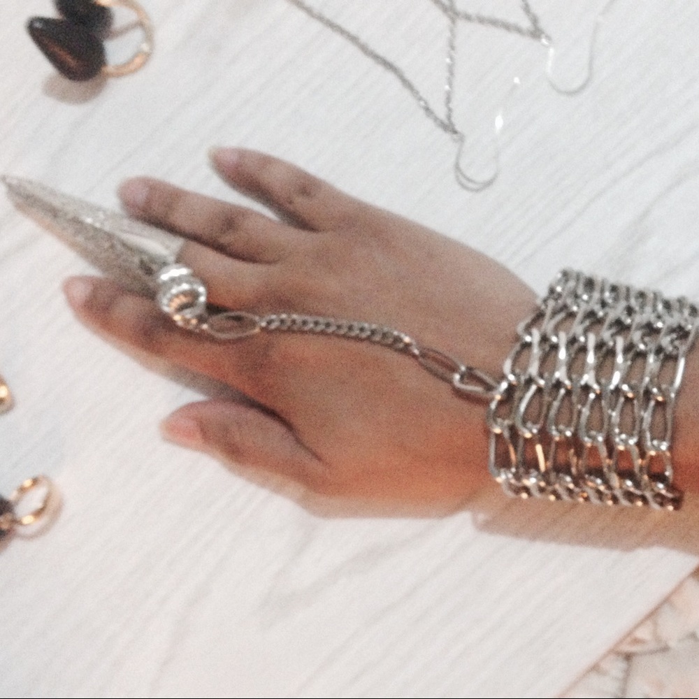 Jewelry - Picture 2 of 3
